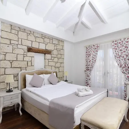 Zubeyde Hanim Alacati