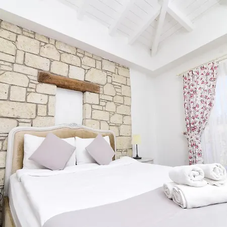 Otel Zubeyde Hanim Alacati 2*