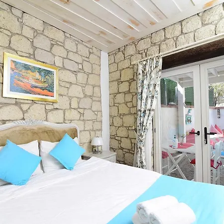 Otel Zubeyde Hanim Alacati