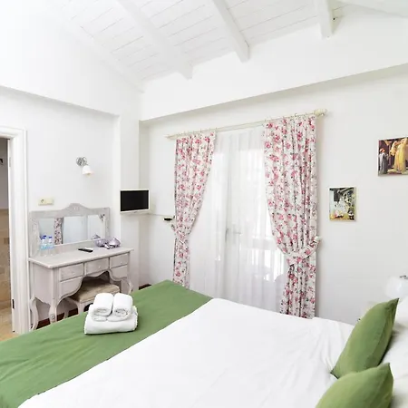 Otel Zubeyde Hanim Alacati