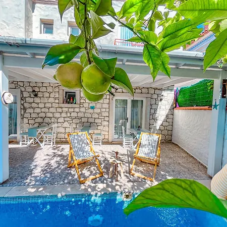 Zubeyde Hanim Alacati Otel 2*