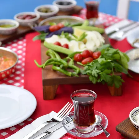 Zubeyde Hanim Alacati Otel 2*